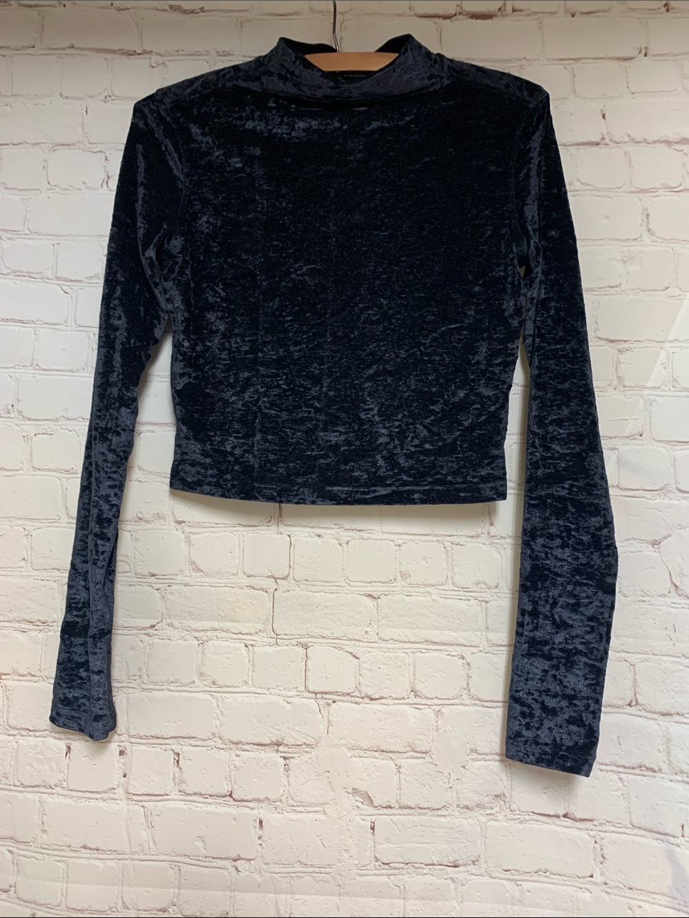 Lululemon All Aligned Black Crushed Velvet Crop Top Size 6